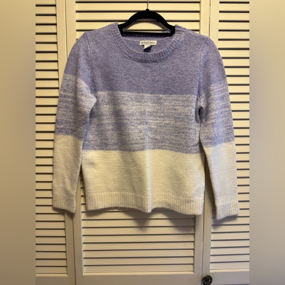 Cupcakes & Cashmere Small Two-Tone Lavender & White Crewneck Sweater. PTP 18”